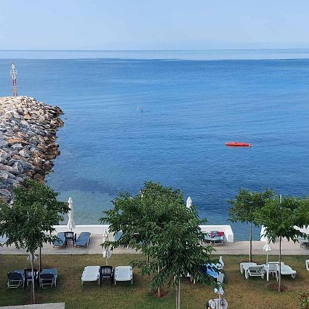 Aparthotel Pansion Alexandros By The Sea Nea Skioni Exterior foto