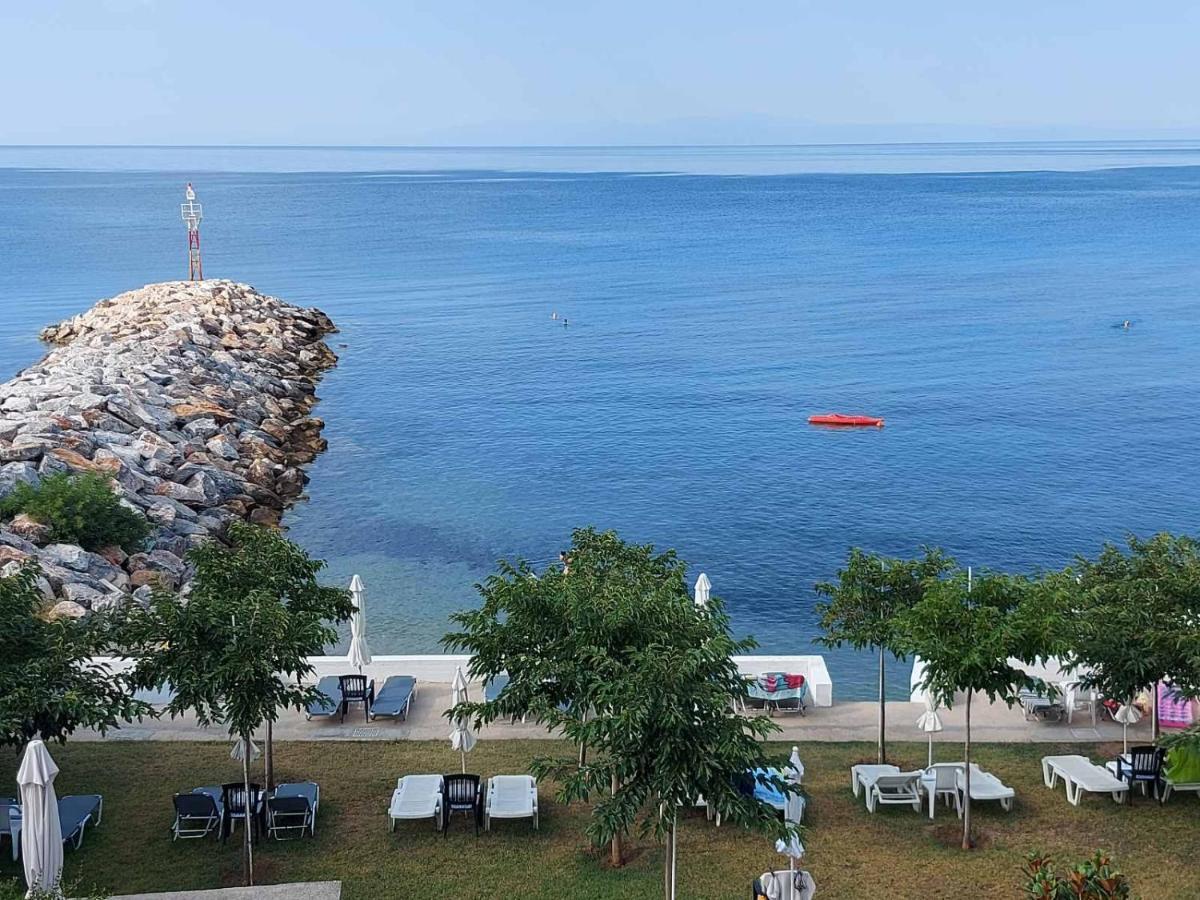 Aparthotel Pansion Alexandros By The Sea Nea Skioni Exterior foto