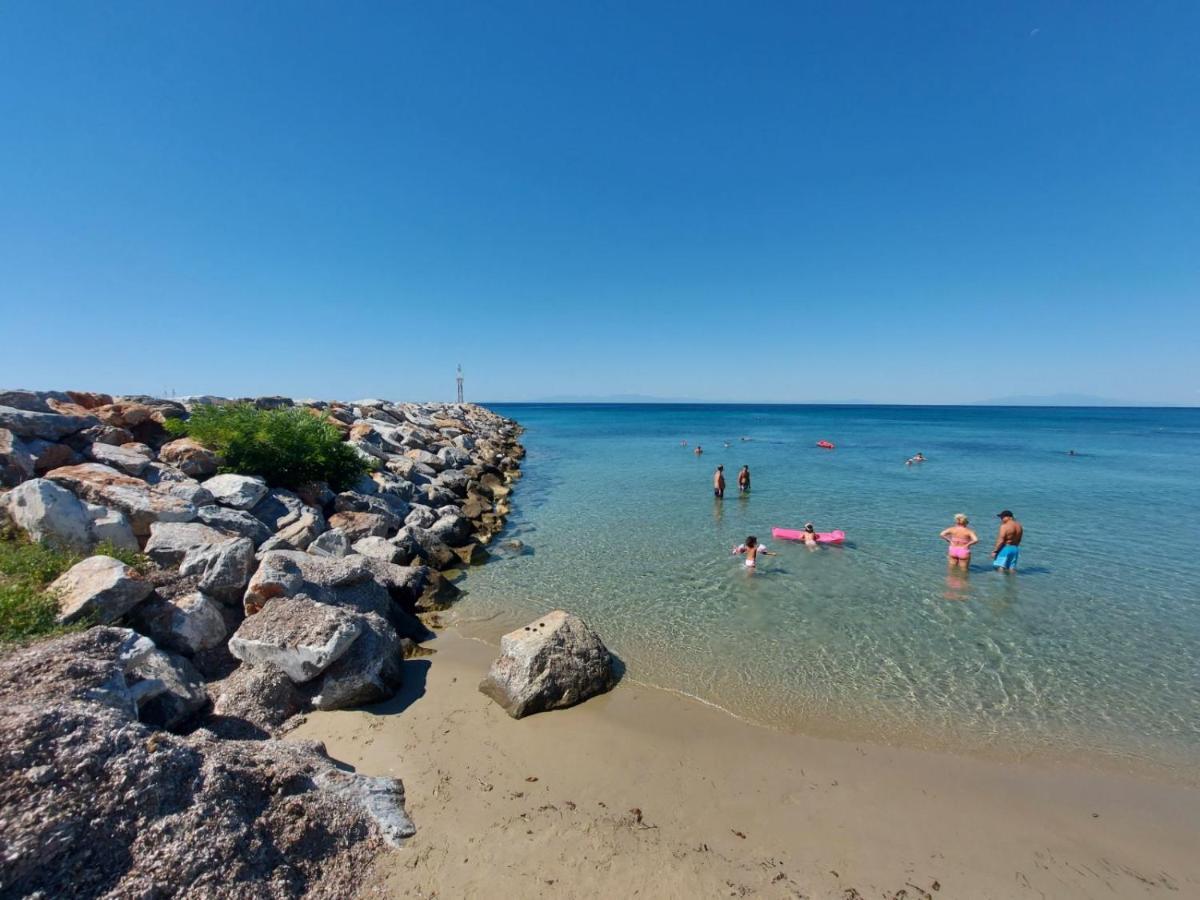 Aparthotel Pansion Alexandros By The Sea Nea Skioni Exterior foto