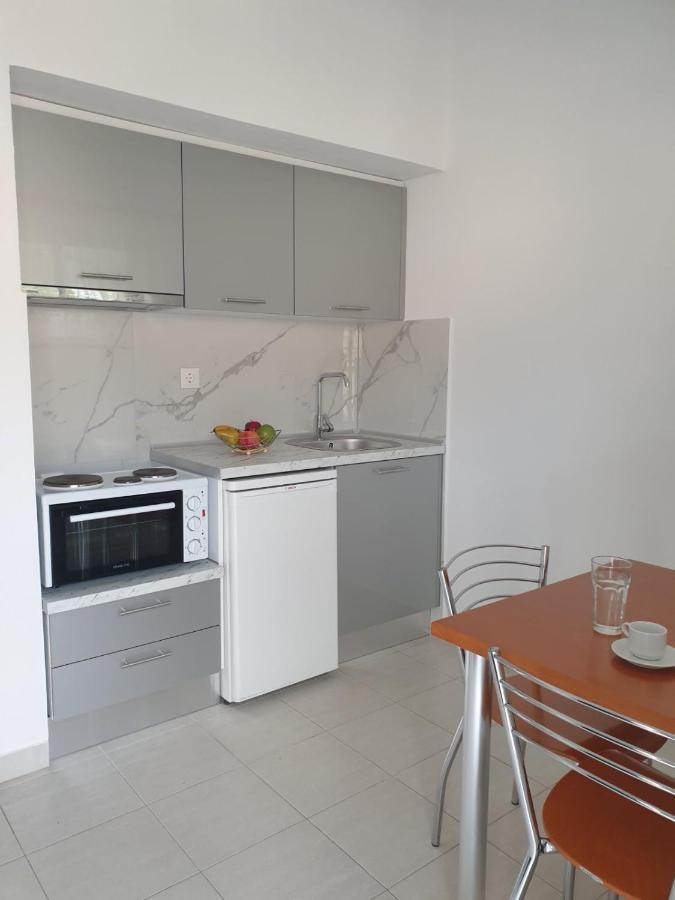 Aparthotel Pansion Alexandros By The Sea Nea Skioni Exterior foto